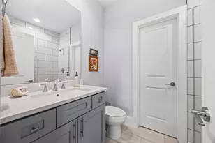 1565 W 22nd St, Houston, TX 77008 - Photo 25