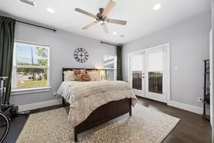 1565 W 22nd St, Houston, TX 77008 - Photo 27