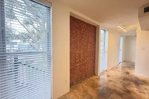 1112 W Lawrence St, Houston, TX 77008 - Photo 1