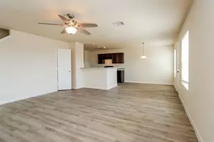 12046 Munich Dr, Houston, TX 77044 - Photo 5