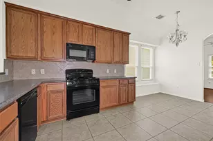 12915 Palm Leaf Ct, Houston, TX 77044 - Photo 11