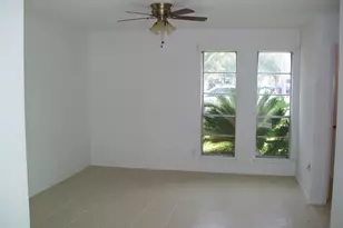 2526 Valley Forest Dr, Missouri City, TX 77489 - Photo 9