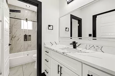 13106 Donegal Way #B, Houston, TX 77047 - Photo 27