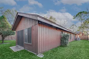 2223 Foreland Dr, Houston, TX 77077 - Photo 37