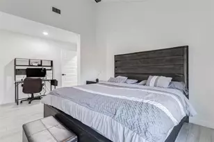 2223 Foreland Dr, Houston, TX 77077 - Photo 29