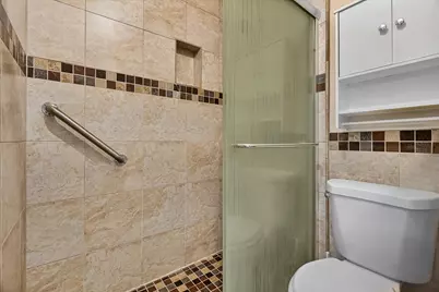 925 S 6th Street, La Porte, TX 77571 - Photo 21