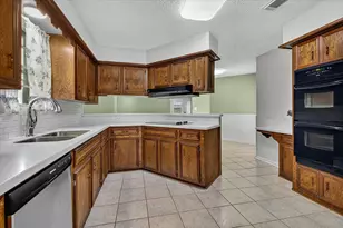 925 S 6th St, La Porte, TX 77571 - Photo 5