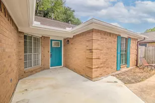925 S 6th St, La Porte, TX 77571 - Photo 3