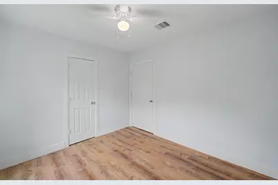 5505 Southlea Street, Houston, TX 77033 - Photo 21