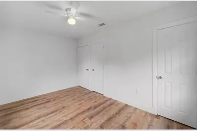 5505 Southlea Street, Houston, TX 77033 - Photo 17