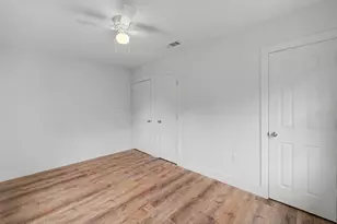 5505 Southlea St, Houston, TX 77033 - Photo 17