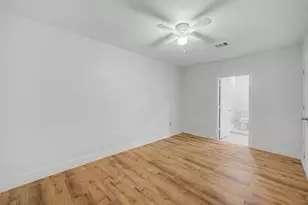 5505 Southlea St, Houston, TX 77033 - Photo 7