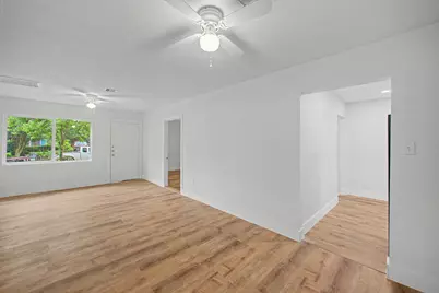 5505 Southlea Street, Houston, TX 77033 - Photo 5