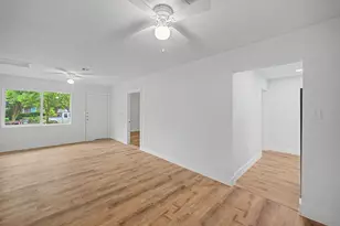 5505 Southlea St, Houston, TX 77033 - Photo 5