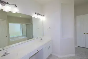 4810 Zachary Ln, Sugar Land, TX 77479 - Photo 13