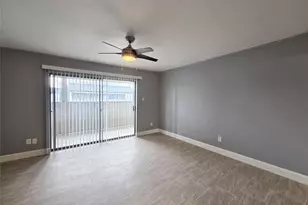 8421 Hearth Dr, Houston, TX 77054 - Photo 5