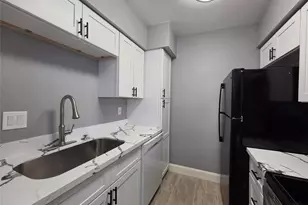 8421 Hearth Dr, Houston, TX 77054 - Photo 9
