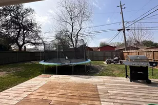 2120 Chestnut Ln, Pasadena, TX 77502 - Photo 19