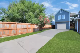 9022 Topaz St, Houston, TX 77063 - Photo 29