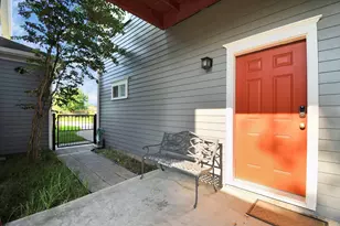 9022 Topaz St, Houston, TX 77063 - Photo 17