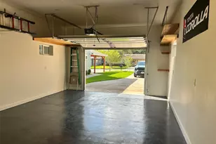 9022 Topaz St, Houston, TX 77063 - Photo 25