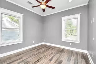 9022 Topaz St, Houston, TX 77063 - Photo 13