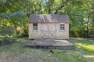 315 N 3rd St, Nederland, TX 77627 - Photo 21