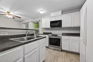 10226 Ella Falls Blvd, Houston, TX 77038 - Photo 13