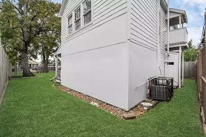 109 Amundsen Street, Houston, TX 77009 - Photo 23