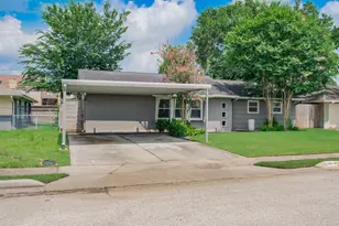1918 Huge Oaks St, Houston, TX 77055 - Photo 5