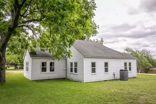 400 N Brazos St, Burton, TX 77835 - Photo 23