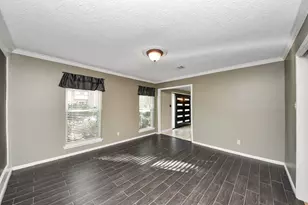 5302 Boyce Springs Dr, Houston, TX 77066 - Photo 9