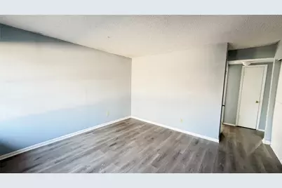 111 S Drew Avenue, Livingston, TX 77351 - Photo 5