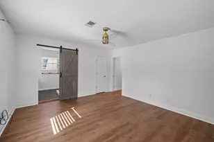 10151 Brinwood Dr, Houston, TX 77043 - Photo 17
