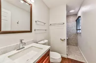 6530 Westview Dr, Houston, TX 77055 - Photo 19