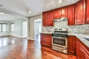 6530 Westview Dr, Houston, TX 77055 - Photo 9