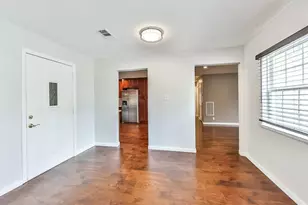 6530 Westview Dr, Houston, TX 77055 - Photo 11