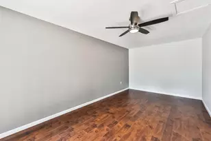 6530 Westview Dr, Houston, TX 77055 - Photo 13