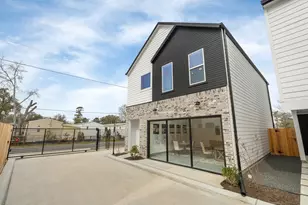 4752 Martin Hill St, Houston, TX 77018 - Photo 3