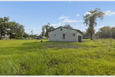 638 Kelly Lane, Holiday Lakes, TX 77515 - Photo 23