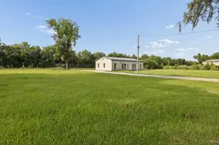 638 Kelly Ln, Holiday Lakes, TX 77515 - Photo 21