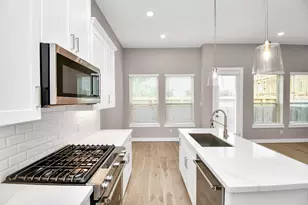 306 Chobani Ln, Houston, TX 77091 - Photo 5