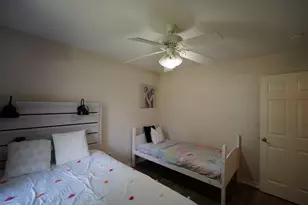 200 Canterbury Dr, Conroe, TX 77303 - Photo 19