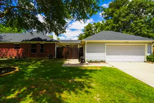 200 Canterbury Dr, Conroe, TX 77303 - Photo 27