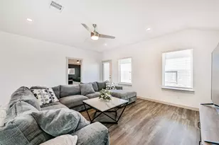 1702 Perch St, Alvin, TX 77511 - Photo 11