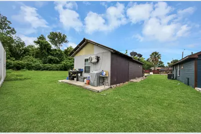 8227 Chadwick Street, Houston, TX 77029 - Photo 15