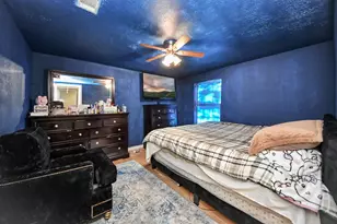 8227 Chadwick St, Houston, TX 77029 - Photo 27