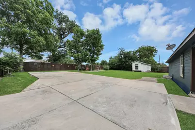 8227 Chadwick Street, Houston, TX 77029 - Photo 9