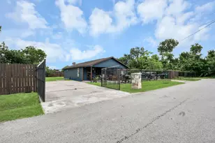8227 Chadwick St, Houston, TX 77029 - Photo 7
