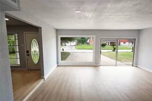 5515 Greylog Dr, Houston, TX 77048 - Photo 9
